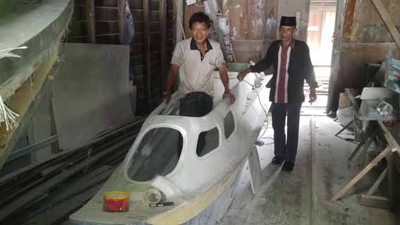 Luar Biasa….Orang Meranti Buat Mobil Laut 
