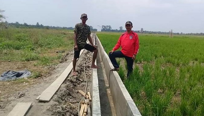 Pembuatan Irigasi Tersier di Desa Suak Temenggung Kec. Pekaitan Bermanfaat Untuk Masyarakat 