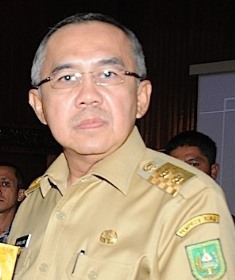 Pengamat Nilai APBD Bisa Berjalan Kalau Plt Gubri Tegas