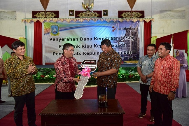 Bupati Harapkan Perusahaan Lain Tiru Bank Riau Kepri 