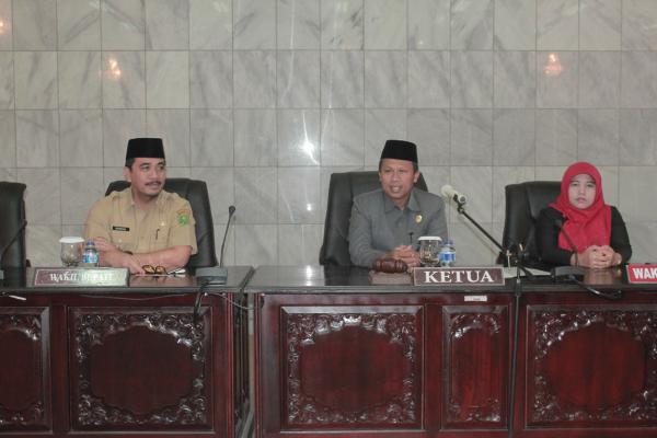 DPRD Inhu Sahkan Perda Pelaksanaan APBD Inhu Tahun 2015