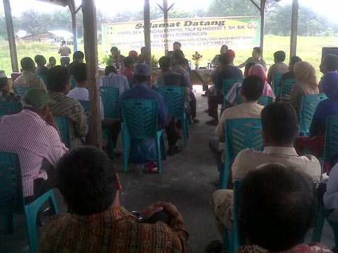 Kunjungi Desa Terpencil, Kapolsek Mandau Sosialisasikan Bahaya Karhutla 