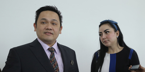Regina: Farhat Abbas Kalau Lihat Saya Tegang Terus