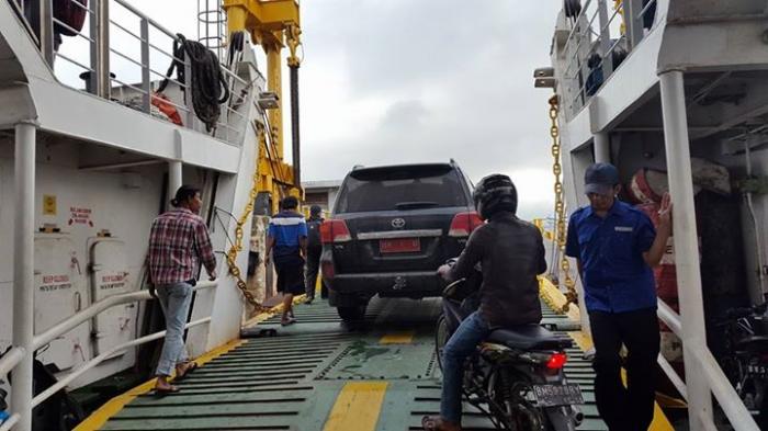 Keruk Dermaga Roro II 