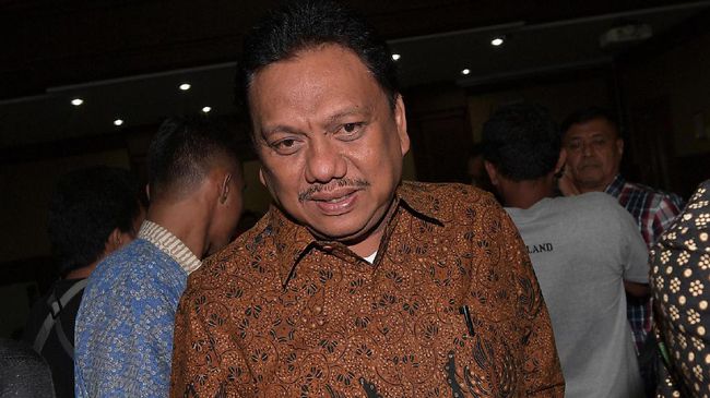 Gubernur Sulut Duga Ada Bagi-bagi Uang e-KTP di Komisi II 