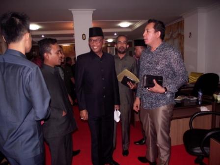 DPRD Rohil Sampaikan Pandangan Umum Fraksi Terkait APBD Perubahan 2015 
