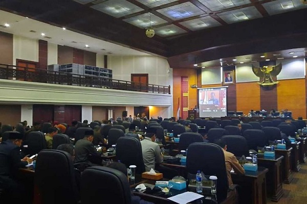 Interpelasi Gubernur Sumbar Kandas