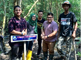 Alumni dan Mahasiswa Dumai di Malaysia Tanam Bakau untuk Promosi Wisata