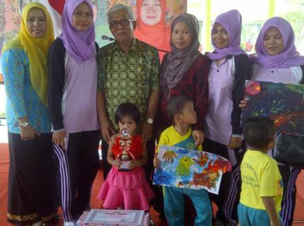 PAUD Amaliyah Hanum Pemuncak Lomba Melukis Peringatan Hari Jadi Himpaudi X