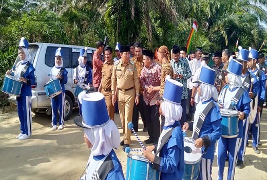 Bupati Sukiman Bangga Keberadaan BKMT Sangat Berperan di Masyarakat