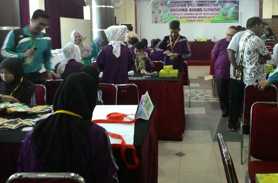 Pelajar SMP se-Bengkalis Berlomba Manfaatkan Barang Bekas di Duri 
