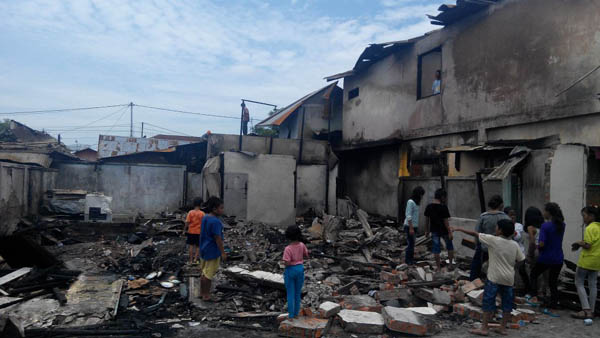 Kebakaran Ludeskan 7 Rumah Warga di Rengat