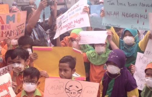 Pasca Kembalinya Asap, Gubernur Riau Belum Ada Instruksi Meliburkan Sekolah