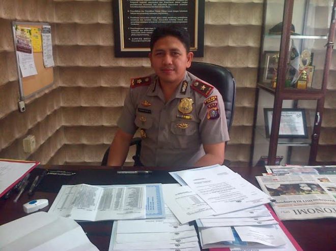 Coba Melawan, Kaki Penjambret Ditembak 
