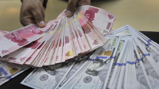 Tipis Peluang Rupiah Tembus Rp14.000 per Dolar AS