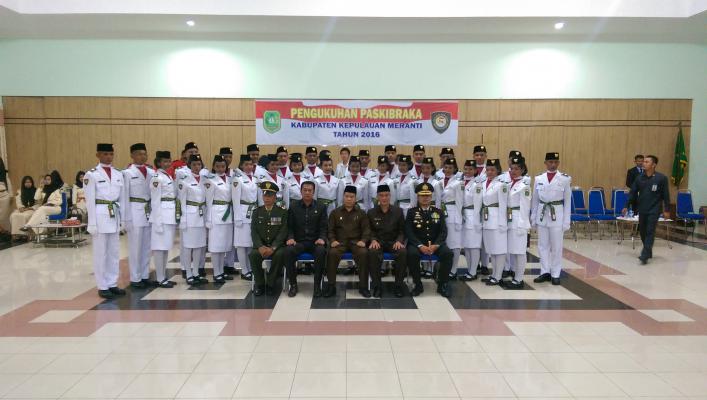 30 Paskibraka Meranti 2016 Dikukuhkan