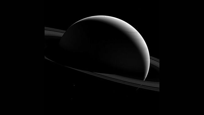 Malam Ini Saturnus Bisa Diamati dengan Mata Telanjang 