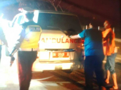 Saat Pawai, Mobil Ambulan di Dumai Keluarkan Percikan Api dan Asap 