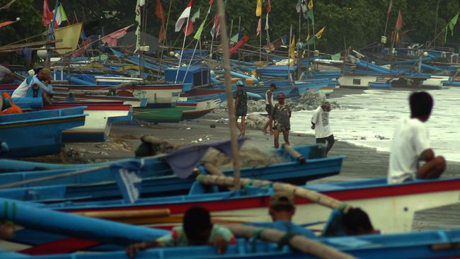 Nelayan Pantai Selatan Cianjur Melaut Sampai Jawa Timur