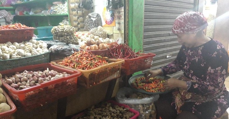 Jelang Puasa, Harga Bawang Putih di Pasar Wonokromo Naik 100 Persen