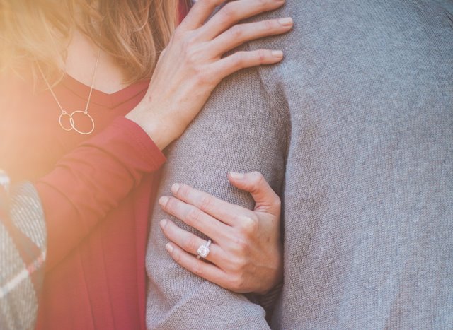 Cara Meningkatkan Koneksi Fisik dengan Pasangan