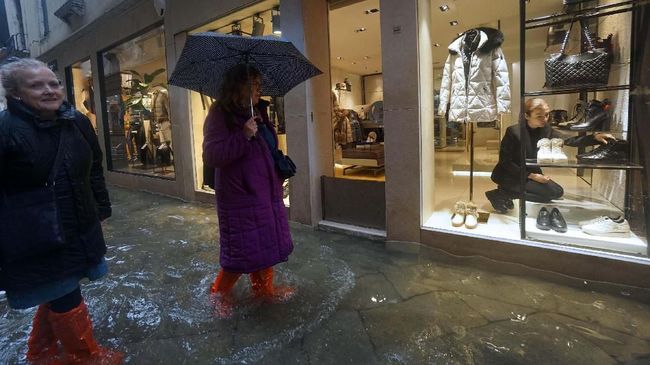 Venesia Masih Direndam Banjir, Italia Umumkan Kondisi Darurat