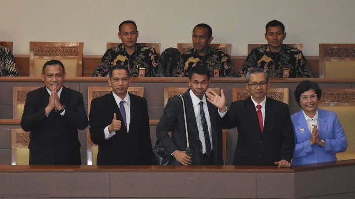 KPK Mendadak Pulangkan Rossa ke Polri, Bisa Hambat Kasus Harun? 