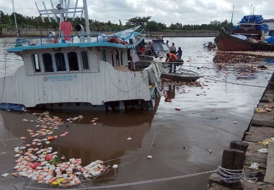 Kapal sembako tenggelam di Pekanbaru kerugian Rp4 miliar, begini kronologinya 