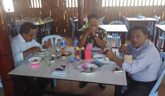 Nikmati Bebek Goreng Gurih Hanya di Pondok Bambu