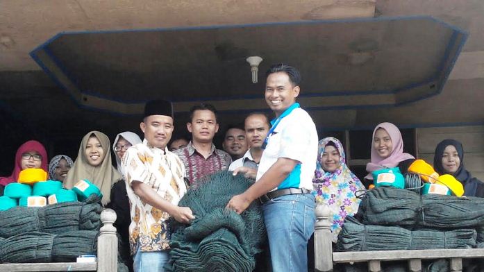 Kelompok Wanita Nelayan Kuala Terusan Terima Bantuan RAPP Senilai Rp23 Juta