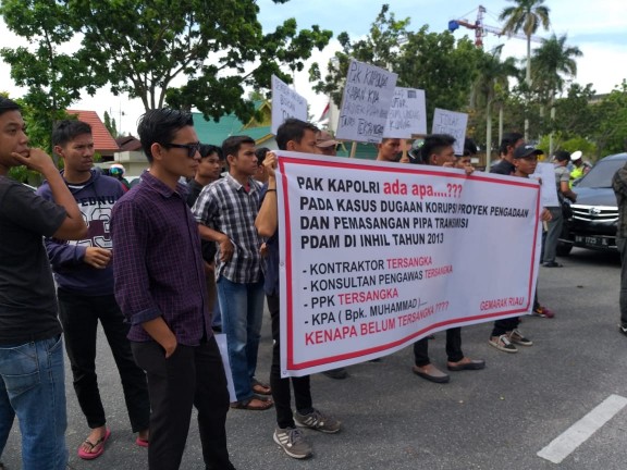 Seret Nama Wabup Bengkalis, Pendemo Tuntut Polda Riau Tuntaskan Dugaan Korupsi PDAM Inhil 