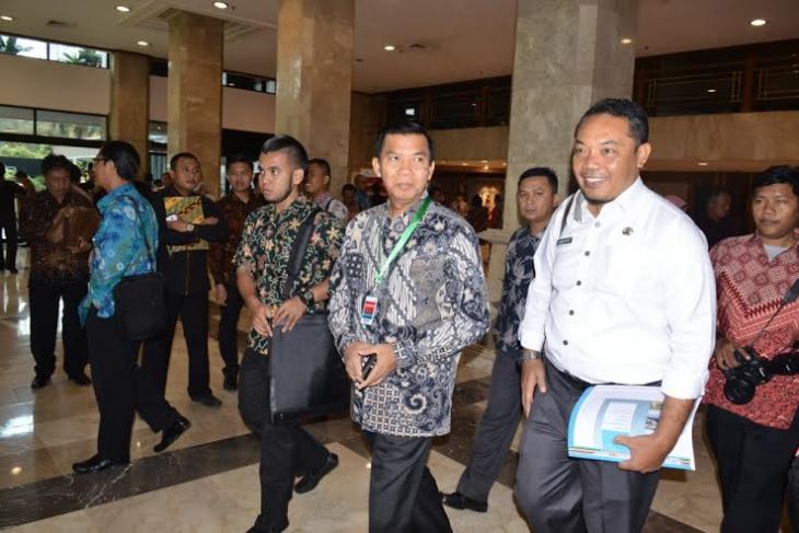 Walikota Pekanbaru Hadiri Rakornas Tim Pengendalian Inflasi Daerah 2016