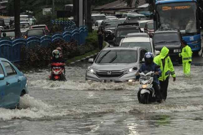 DPRD Kota Pekanbaru Berharap Pemko Bentuk Tim Terpadu Atasi Banjir 