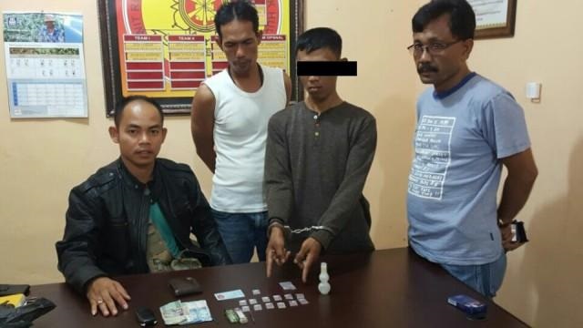Saat Tangkap Diduga Pengedar Narkoba, Polisi Temukan 13 Paket Kecil Sabu di Saku Celana 