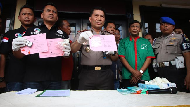 Polisi Ditangkap saat Pengembangan Kasus Imam Arifin 