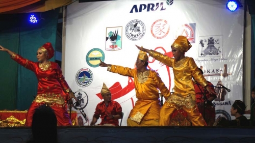 Pantun Jentreng, Tor-tor Nauli Bulung dan Tari Piring Obati Rindu Kampung Halaman