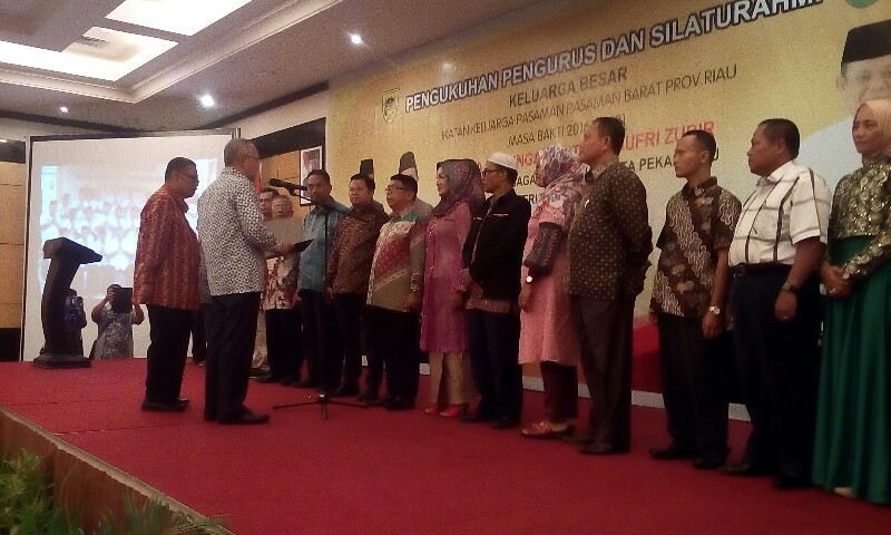 Gubernur Riau Resmi Kukuhkan Ikatan Keluarga Pariaman Pariaman Barat Provinsi Riau 
