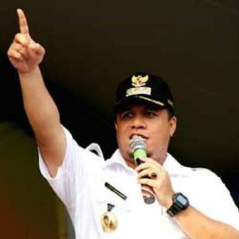 Temukan Pungli Bupati Yopi Himbau Warga Inhu Lapor Langsung Padanya