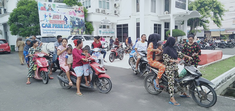 Puluhan Warga Sungai Nyamuk, Rohil, Datangi Kantor BPKAD 