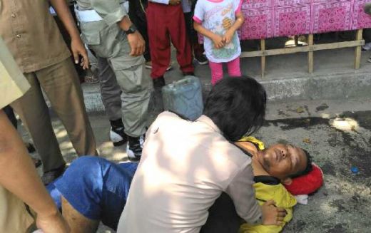 Heroik, Aksi 3 Polisi Wanita di Kampar Selamatkan Pria Serangan Jantung di Pinggir Jalan