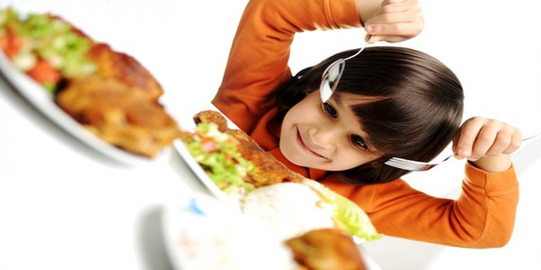 Atur Porsi Makan Anak Agar Berat Badan Tidak Mencapai 100 Kilogram