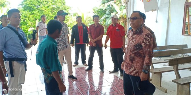 Bupati Mentawai Bakal Perbaiki Listrik dan Rumah Ibadah di Dusun Kautek