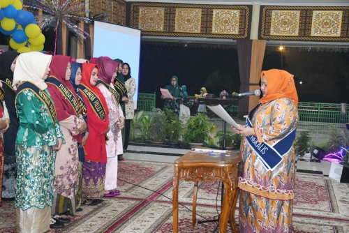 111 Bunda PAUD Dikukuhkan Kasmarni Amril
