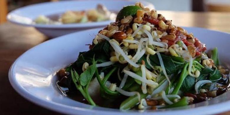 Nasi Jinggo dan Tipat, Makanan Bali yang Selalu Bikin Kangen 