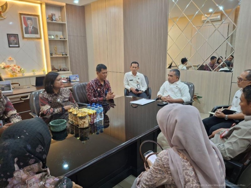 Kanwil Kemenkumham Riau dan BPN Riau Perkuat Komitmen Integrasi Data Pertanahan Melalui Penyerahan Konsep PKS 