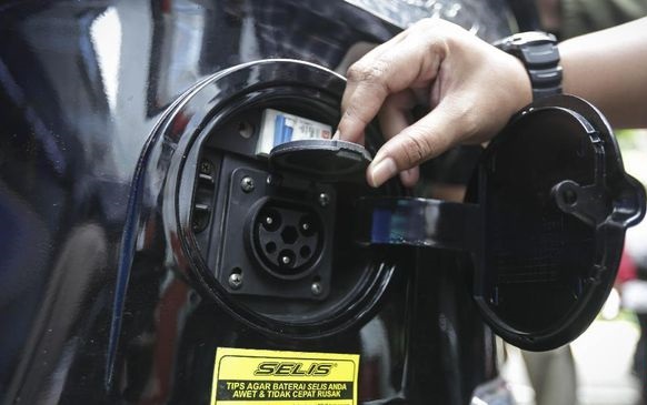 PLN Bakal Beri Diskon Tarif Untuk Pengguna Mobil Listrik