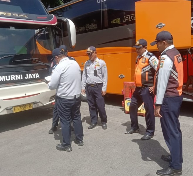 Jelang Puncak Mobilitas Nataru, Terminal Kalideres Mulai Lakukan Pengawasan Ketat Armada Bus AKAP 