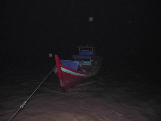Warga Serahkan Kapal Illegal Fishing ke Satpol Air Rohil