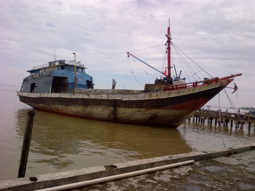 Bea Cukai Dumai Gagalkan Penyelundupan 1.075 Butir Pil Ekstasi Asal Malaysia 