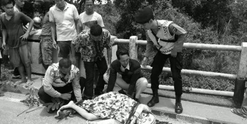 IRT Tewas di Jembatan Sinambek Kuansing, Motornya Nyebur ke Sungai 